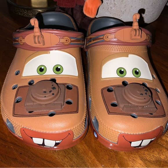 Like New Disney Crocs Cars Tow Mater Adult MENS 7 Women’s 9 Authentic Unisex - Picture 2 of 7